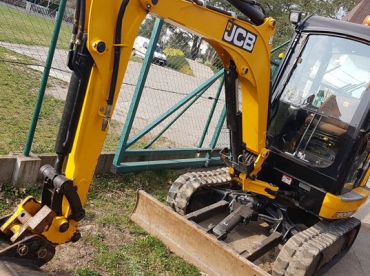 Pásový minibagr JCB 8026