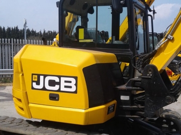 Pásový bagr JCB 85Z-1